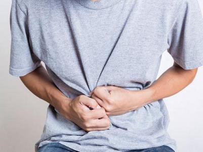 男主角胃疼发作视频